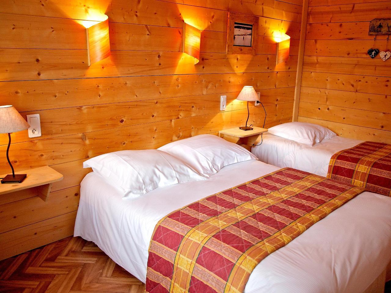 Logis Les Arobiers Hotel ลามูรา ภายนอก รูปภาพ