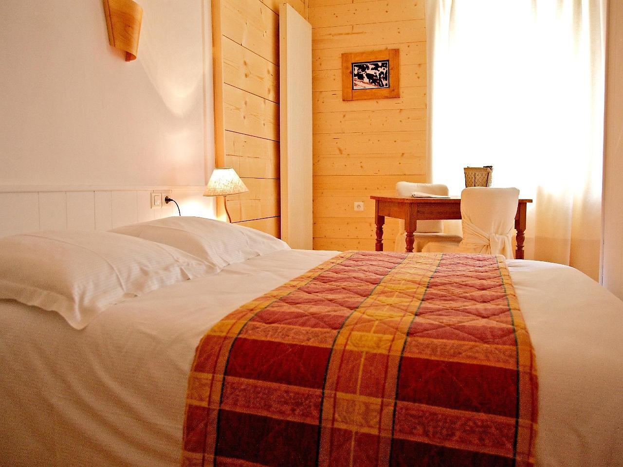 Logis Les Arobiers Hotel ลามูรา ภายนอก รูปภาพ